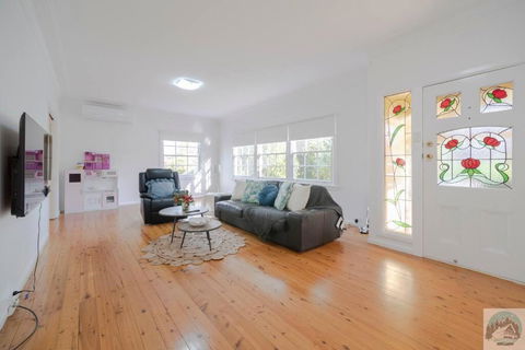 Aircabin - Beecroft - Sydney - 3 Bed Holiday House - St Kilda Accommodation 2