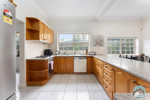 Aircabin - Blakehurst - Spacious - 5 Beds House - St Kilda Accommodation 2