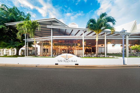 Airlie Beach Hotel - St Kilda Accommodation 4