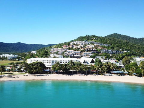 Airlie Beach Hotel - St Kilda Accommodation 0
