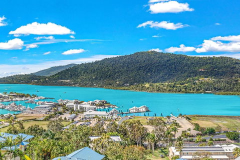 Airlie Beach Ocean Views & Resort Living @ 231 - St Kilda Accommodation 1