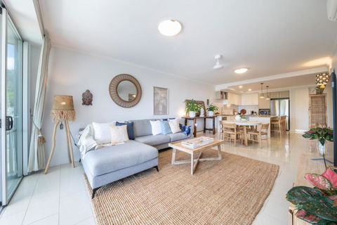 Airlie Sea View - Tropical Vibes Whitsundays - St Kilda Accommodation 1