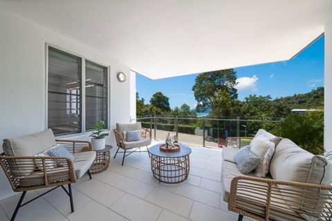 Airlie Sea View - Tropical Vibes Whitsundays - St Kilda Accommodation 4