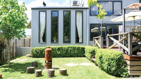 Akyra - St Kilda Accommodation 0
