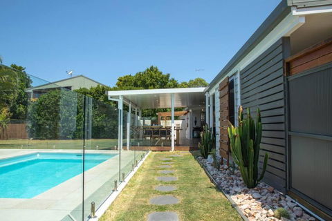 Al Fresco Residence In The Heart Of Point Lookout! - St Kilda Accommodation 0
