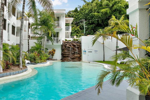 Alassio Poolside Resort - Palm Cove Beachfront Oasis - St Kilda Accommodation 0
