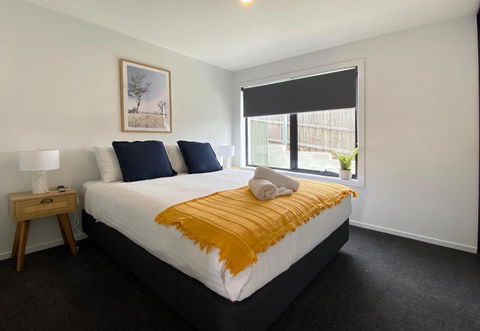 Albatross Rise - Modern Family Home - St Kilda Accommodation 0