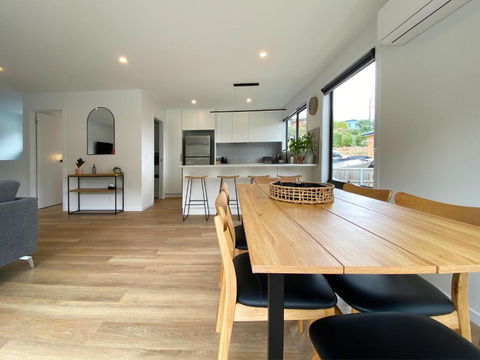 Albatross Rise - Modern Family Home - St Kilda Accommodation 4