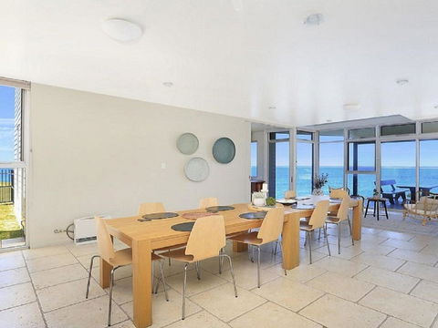 Albatross - St Kilda Accommodation 1