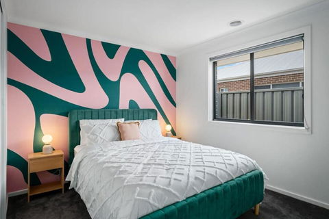 Albury Funk - St Kilda Accommodation 3