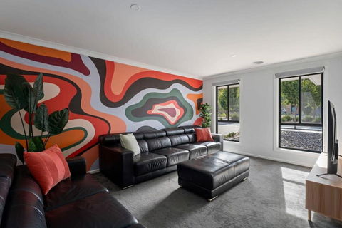 Albury Funk - St Kilda Accommodation 4