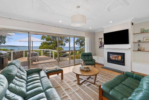 Albys At Lorne - St Kilda Accommodation 1