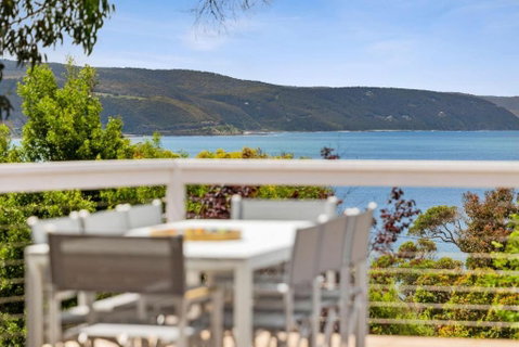 Albys At Lorne - St Kilda Accommodation 0