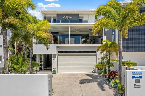 Alex Beach House - St Kilda Accommodation 0