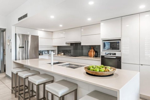 Alex Beach House - St Kilda Accommodation 2