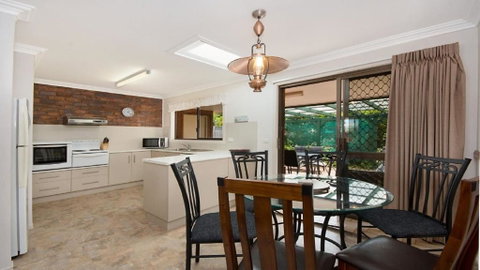 Alexander Palms - St Kilda Accommodation 0