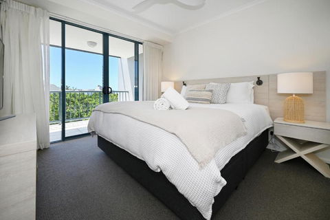 Alexandra Headland Resort Heaven, Pool / Beach ZD8 - St Kilda Accommodation 2