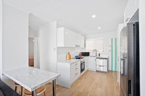 Alfred Street - Hosted By Burleigh Letting - St Kilda Accommodation 3
