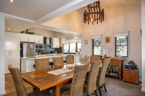 Alinga - St Kilda Accommodation 3