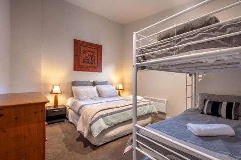 Alinga - St Kilda Accommodation 4