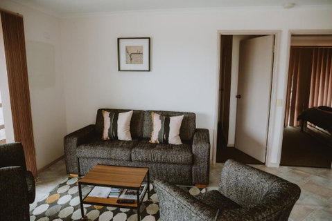 Alkoomi Chalets - St Kilda Accommodation 2