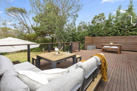 All Decked Out - Beach Retreat In Central Blairgowrie - St Kilda Accommodation 1