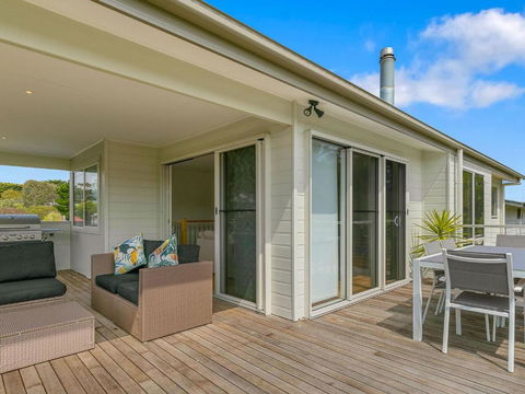 All Decked Out - St Kilda Accommodation 3