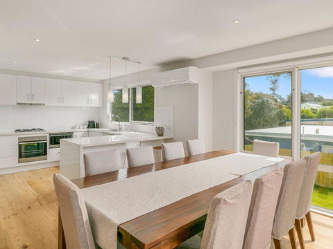 All Decked Out - St Kilda Accommodation 4