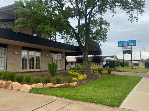 All Seasons Motor Lodge - St Kilda Accommodation 1