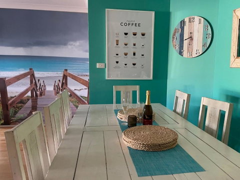 ALLE21 - Barefeet - St Kilda Accommodation 4