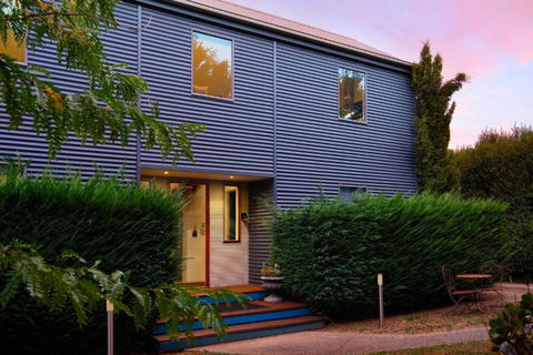Alofi - St Kilda Accommodation 2