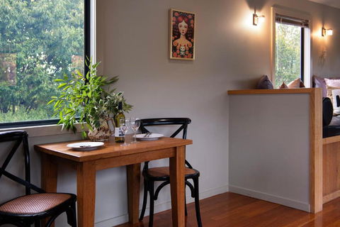 Alofi - St Kilda Accommodation 4