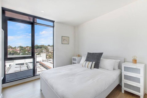 Aloft At Era With Sweeping Balcony Views - St Kilda Accommodation 3