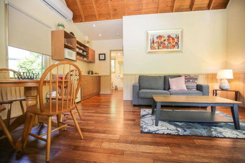 Alpine Arnica Cottage 2 - St Kilda Accommodation 2