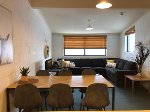 Alpine Cabin- Spa/Pool/Sauna - St Kilda Accommodation 0
