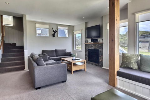 Alpine Edge - St Kilda Accommodation 1