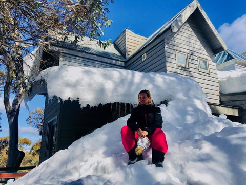 Alpine Escape Stylish 3BR Villa 450m To Main Lift - St Kilda Accommodation 2