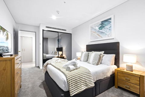 ALTITUDE Ocean Suites - SPECTACULAR, Unmatched Views & Luxury Accommodation - St Kilda Accommodation 2