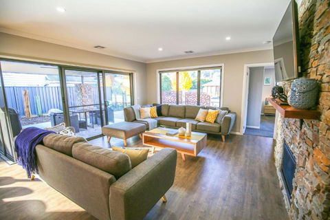 Amaroo - St Kilda Accommodation 2