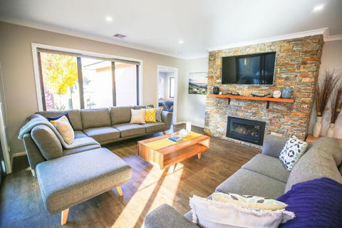 Amaroo - St Kilda Accommodation 0