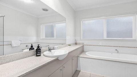 Amaroo Lodge - The Vintage - St Kilda Accommodation 1