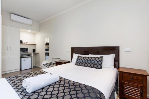 Amaroo Motel Tumuts Best Accommodation - St Kilda Accommodation 1