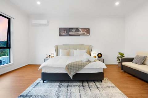 Amazing Backyard - MAX Entertain Beachside Retreat - St Kilda Accommodation 3