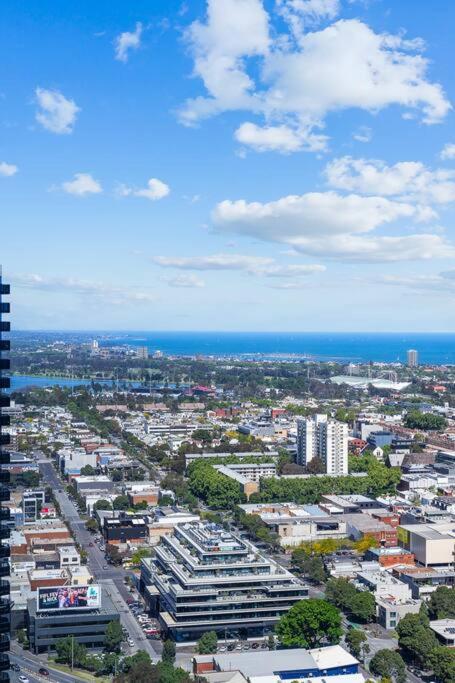 Amazing Bay Views & Spacious In Southbank 2B2B1C - St Kilda Accommodation 0