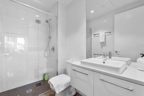 Amazing Bay Views & Spacious In Southbank 2B2B1C - St Kilda Accommodation 3