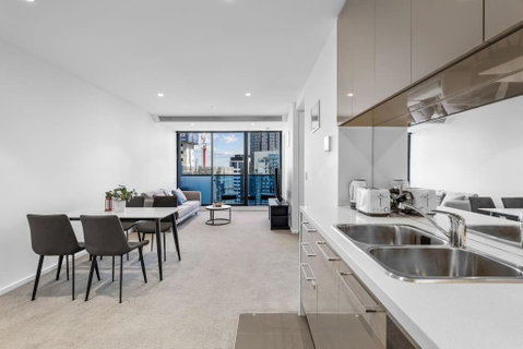 Amazing Bay Views & Spacious In Southbank 2B2B1C - St Kilda Accommodation 4