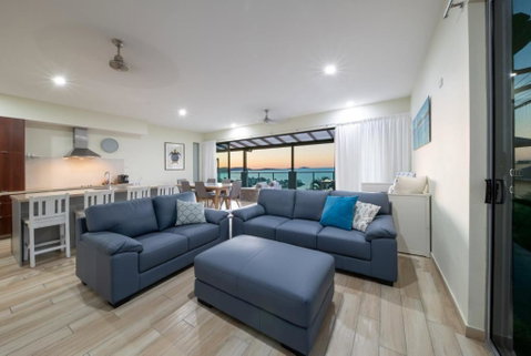 Amazing Penthouse With Whitsundays Lifestyle - St Kilda Accommodation 4