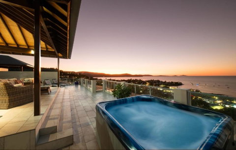 Amazing Penthouse With Whitsundays Lifestyle - St Kilda Accommodation 3
