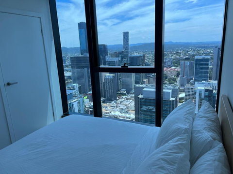 Amazing Views 60th Level Skytower 3 Bedrooms - St Kilda Accommodation 4