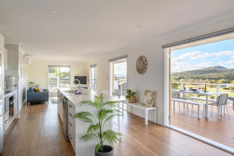 Ambience, A Stunning Holiday Retreat! - St Kilda Accommodation 1